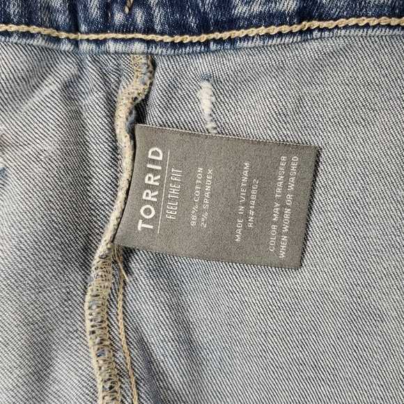 EUC Torrid Light Wash Stretch Denim Jacket  2X - Picture 8 of 8